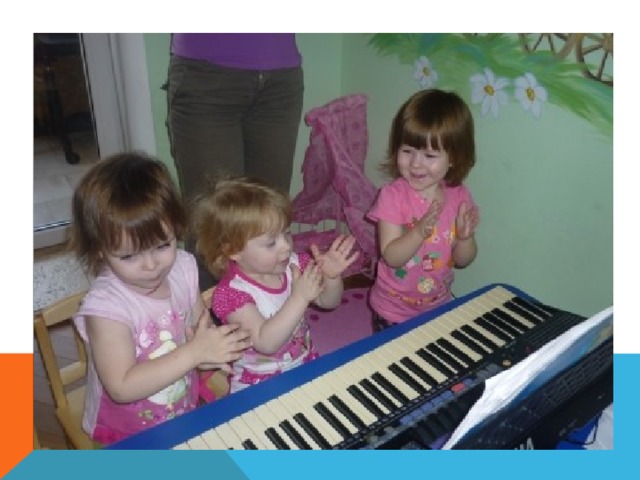 Музыкальное занятие игры на инструментах. Музыкальное занятие в детском саду. Дети на музыкальном занятии. Музыкальные занятия в детском саду инструменты. Муз воспитание в детском саду.