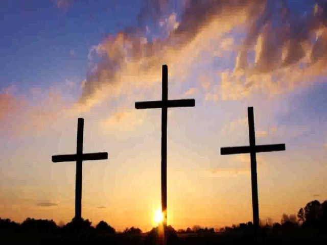 В скором времени были поставлены три деревянных креста разные по высоте: старшему, среднему и младшему поколениям сожжённых дальвинцев.